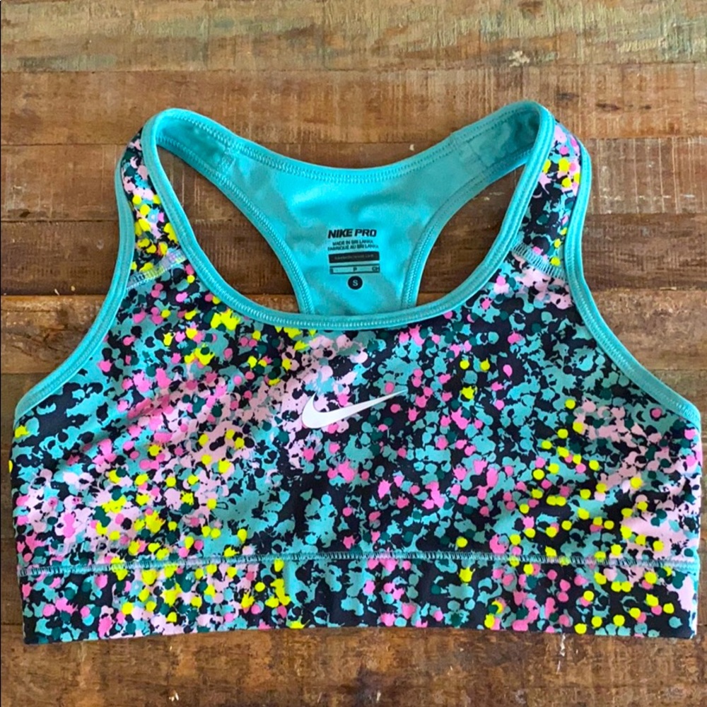 Nike pro sports top